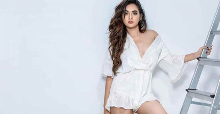 অভিনয় ছেড়ে দেয়া প্রসঙ্গে যা জানালেন তানিয়া বৃষ্টি