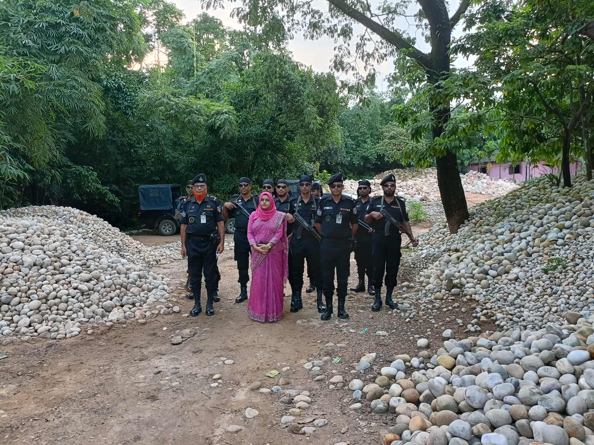 জৈন্তাপুরে জাফলং থেকে লুট হওয়া ৭ হাজার ঘনফুট পাথর উদ্ধার