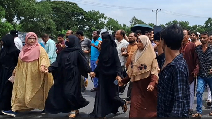ব্রাহ্মণবাড়িয়ায় ঢাকা-সিলেট মহাসড়ক অবরোধ