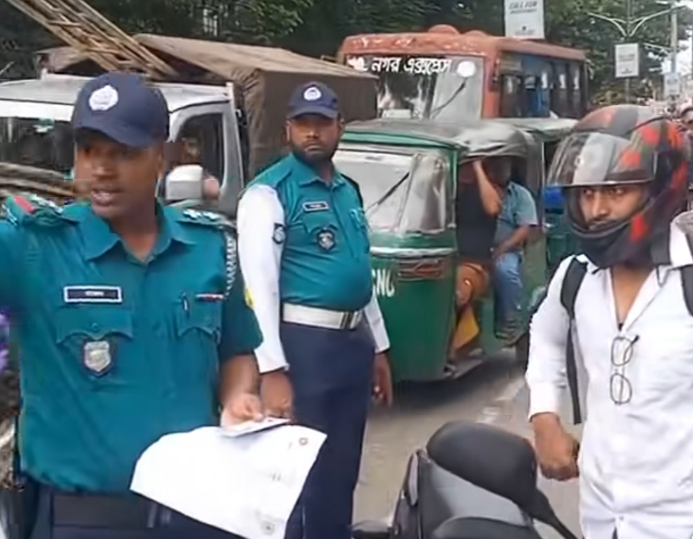 সিলেট মহানগরে পুলিশের বিশেষ অভিযানে ১৭ মামলা ও ৮৭ যানবাহন আটক
