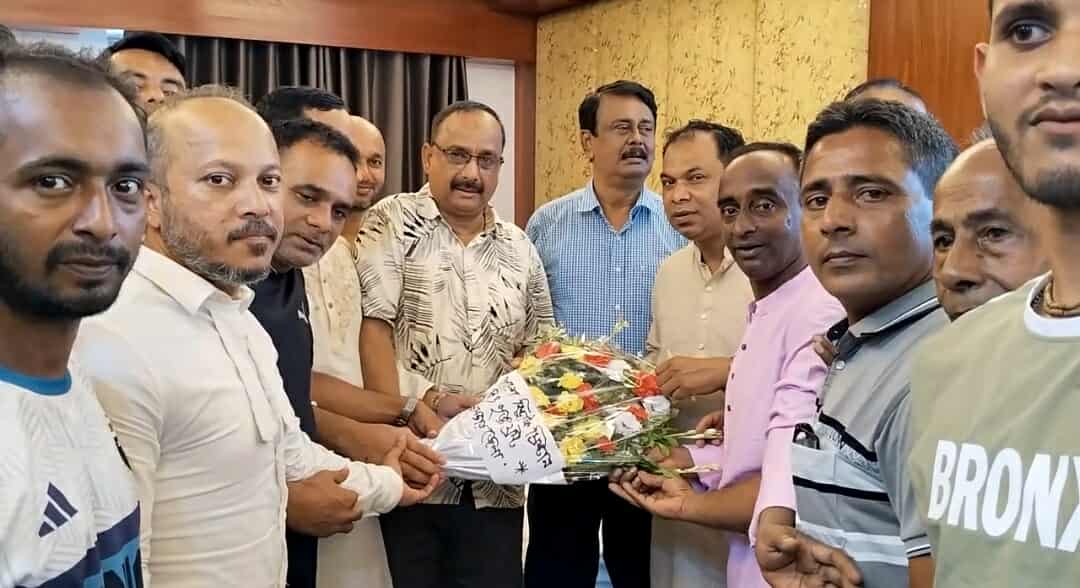 সুনামগঞ্জ জেলা হিন্দু বৌদ্ধ খ্রিস্টান কল্যাণ ফ্রন্টের উদ্যোগে বিএনপির নেতৃবৃন্দকে ফুল দিয়ে শুভেচ্ছা