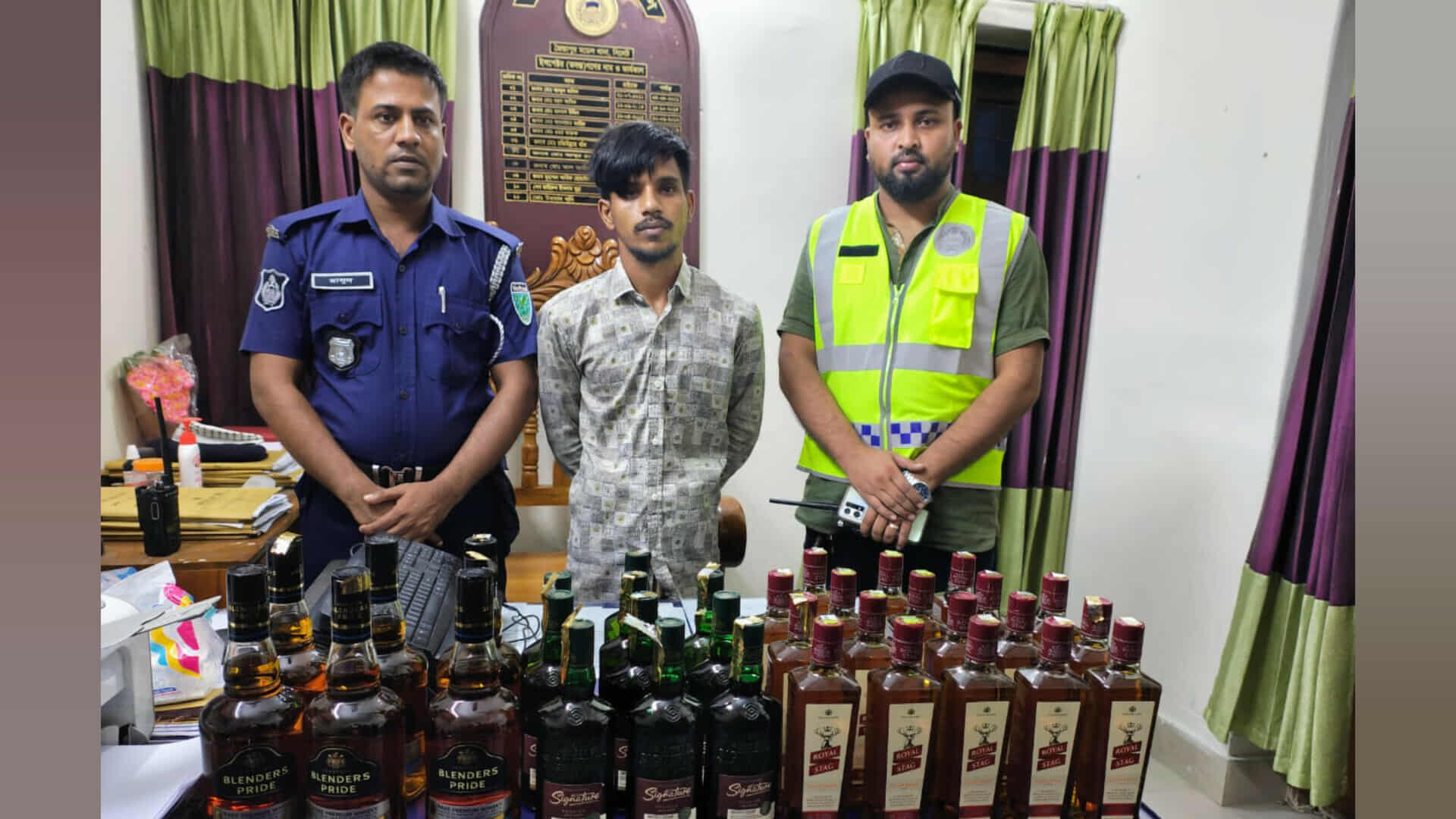 জৈন্তাপুরে ৩৪ বোতল বিদেশি মদ সহ আটক ১