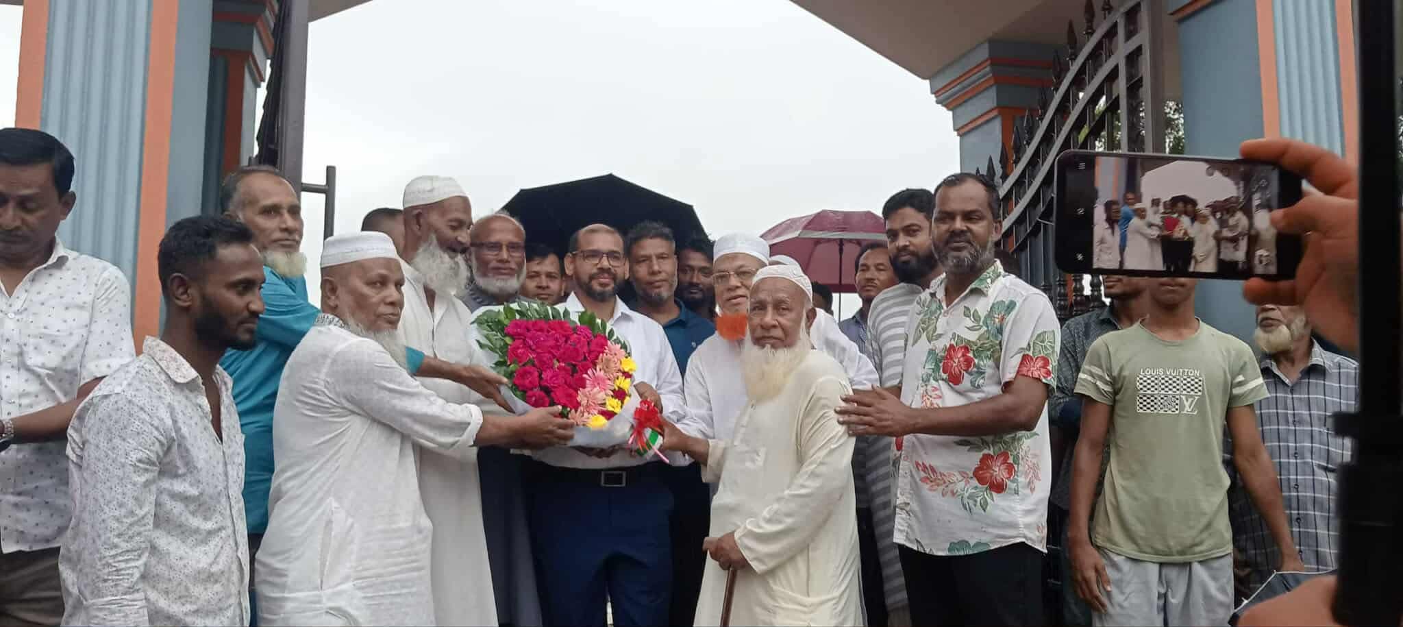 সুনামগঞ্জের লঞ্চঘাটের অবৈধ স্থাপনা ও ইব্রাহীমপুর পরিদর্শনে জেলা প্রশাসক