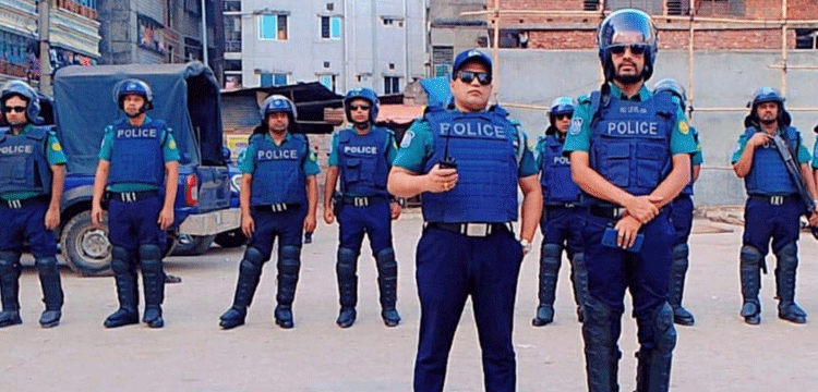 রাজধানীতে ১৪২টি স্পটে পুলিশের মহড়া