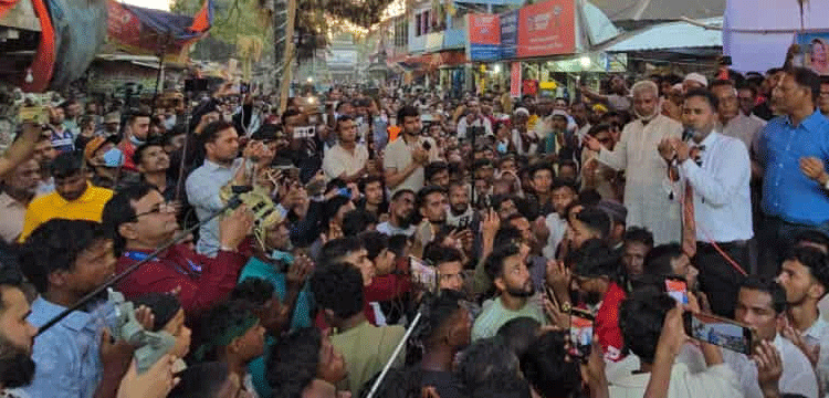 বেগম জিয়ার জন্য দোয়া চেয়ে কান্নায় ভেঙে পড়লেন আনিসুল হক