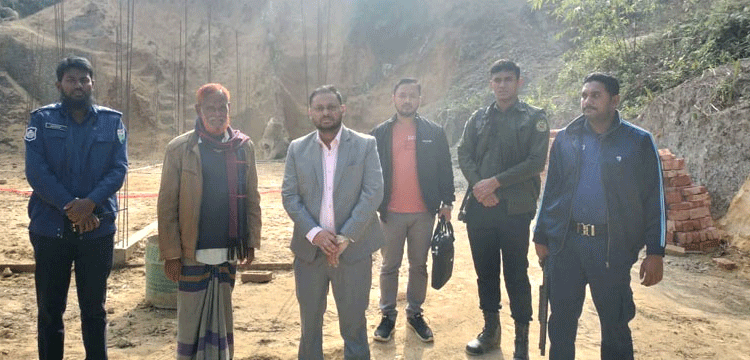 বড়লেখায় অবৈধভাবে টিলা কাটায় লাখ টাকা জরিমানা