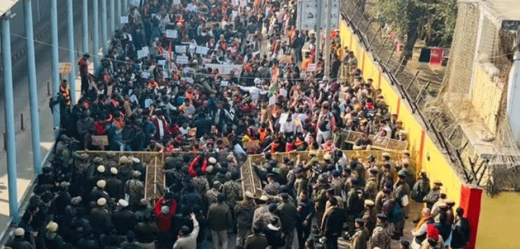 দিল্লিতে বাংলাদেশ হাইকমিশনের বাইরে বিক্ষোভ, সংঘর্ষ