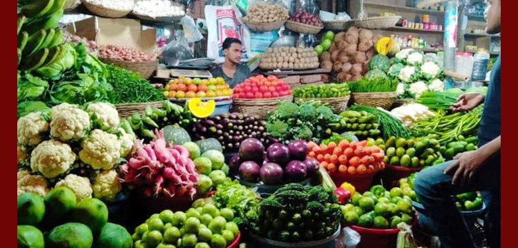 সিলেটে কমেছে সবজির দাম, পেঁয়াজের দামে আগুন