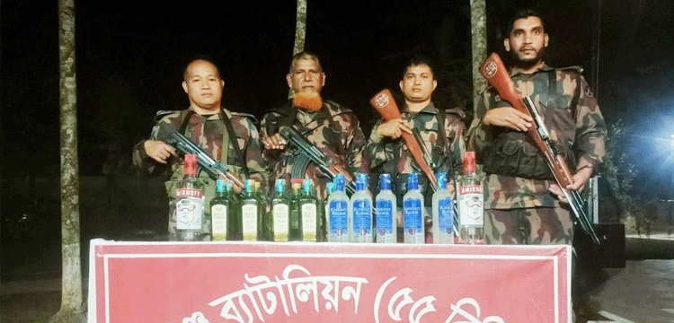 হবিগঞ্জে কাঠের গুড়াভর্তি বস্তা ও বালির নিচ থেকে ভারতীয় মালামাল জব্দ