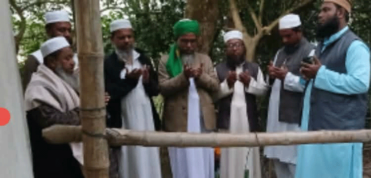 শান্তিগঞ্জে মুস্তাক আহমদ গাজীনগরীর পরিবারকে ডিপ-টিউবওয়েল প্রদান