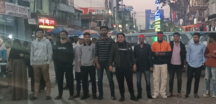 গণঅভ্যুত্থানের নেতার উপর হামলা’: সুনামগঞ্জে জাতীয় ছাত্রশক্তির অবরোধ