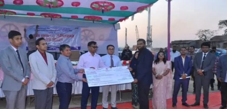 ঢাকা-সিলেট ৬ লেন প্রকল্পের শেষ জমি অধিগ্রহণের চেক হস্তান্তর