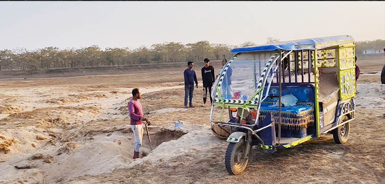 তাহিরপুরে অবৈধভাবে বালু উত্তোলন বন্ধে জেলা প্রশাসকের কাছে অভিযোগ