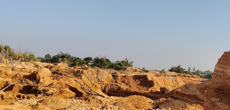 শাহ আরেফিন টিলা : ১৩ একর টিলাভূমিতে ১৩ শতক টিলাও নেই