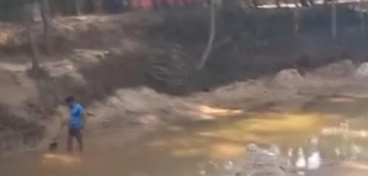 মাধবপুরে সরকারি নিষেধাজ্ঞা উপেক্ষা করে সিমনা নদী থেকে অবৈধ বালু উত্তোলন