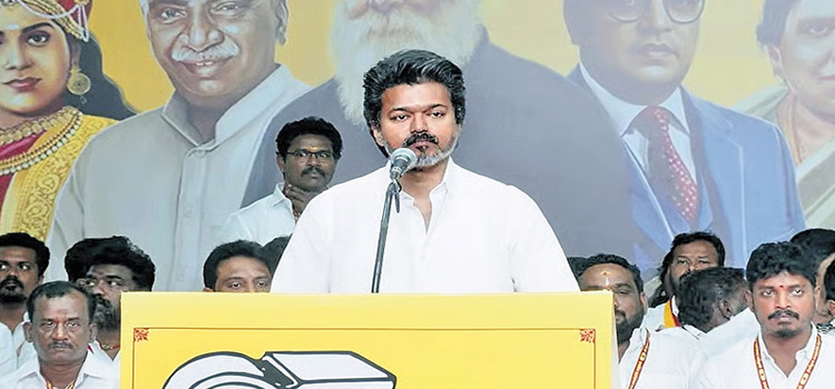 বিজেপির চাপে নত না হয়ে একা লড়াইয়ের ঘোষণা বিজয়ের