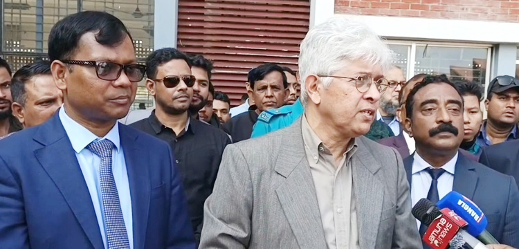 ভোটের দিনের আইনশৃঙ্খলা পরিস্থিতি নিয়ে কোনো দুশ্চিন্তা নেই : সিলেটে উপদেষ্টা আদিলুর