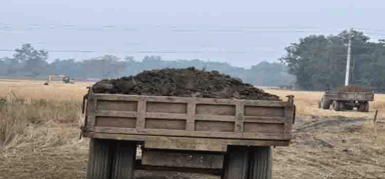 জকিগঞ্জে অবৈধ মাটি কাটায় ভেকু-ট্রলি জব্দ