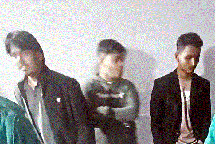 সিলেট স্টেডিয়ামে প্রকাশ্যে জুয়া, পুলিশের হাতে আটক ৩