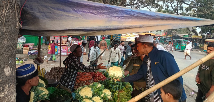 রমজানে নিত্যপণ্যের দাম স্থিতিশীল রাখতে জৈন্তাপুরে মোবাইল কোর্ট অভিযান