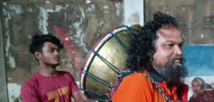 নস্টালজিয়া আর বিশ্বাসের প্রতিধ্বনি শাহজালাল বাজারের ডমকা