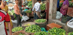 হবিগঞ্জে ভোক্তা অধিদপ্তরের অভিযান দেখে লেবু ফেলে পালাল বিক্রেতা