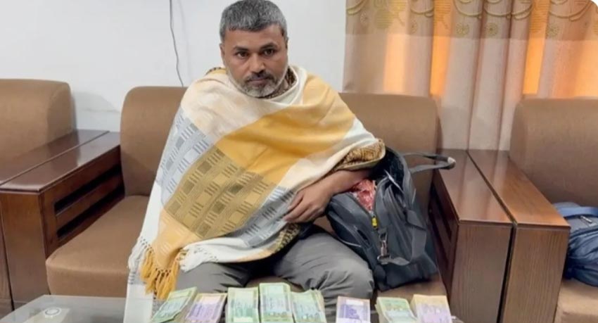 ঘুষ দিতে গিয়ে আটক সাবেক শিক্ষক